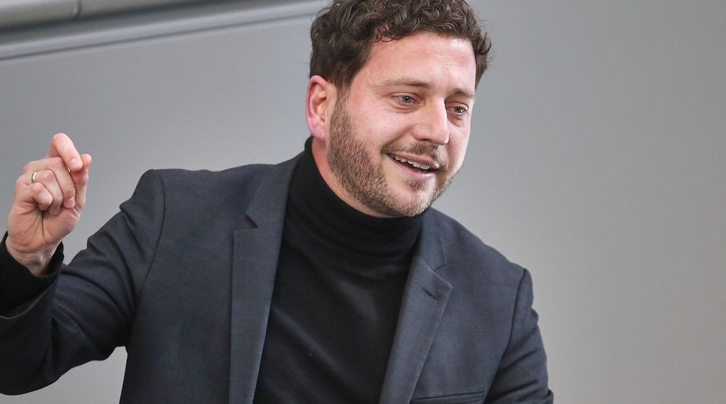 Banaszak fordert Tempolimit statt höherer Pendlerpauschale