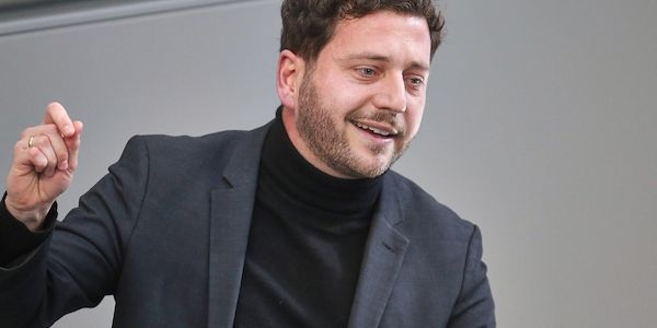 Banaszak fordert Tempolimit statt höherer Pendlerpauschale