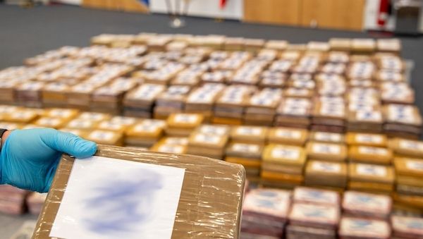 Zoll und Polizei stellen 1,6 Tonnen Kokain in Hamburger Hafen sicher