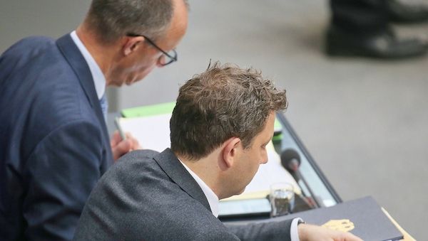 Neue Umfrage: Merz und Schwarz-Rot unbeliebt wie nie