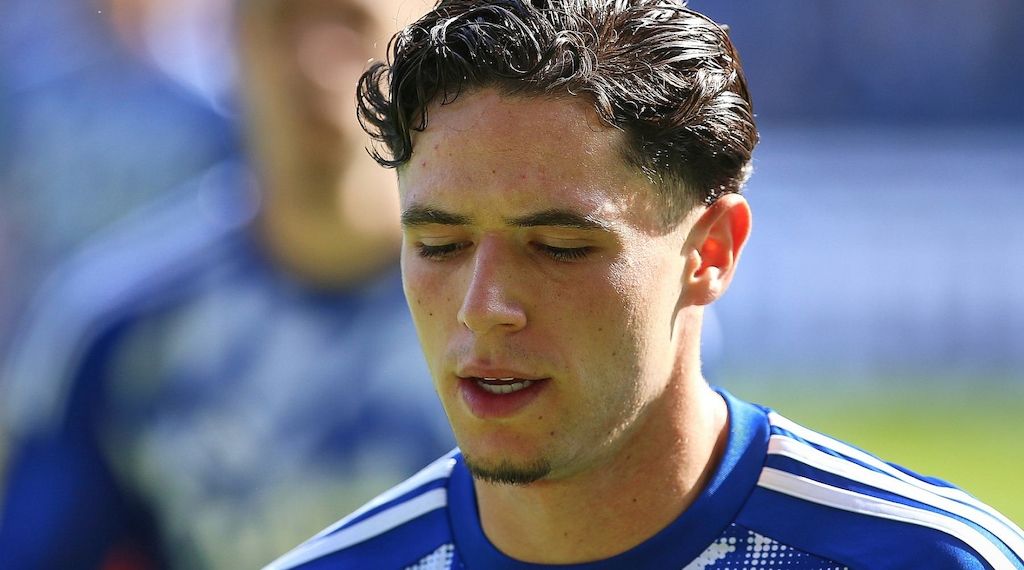 2. Bundesliga: Schalke verteidigt Tabellenführung in Unterzahl