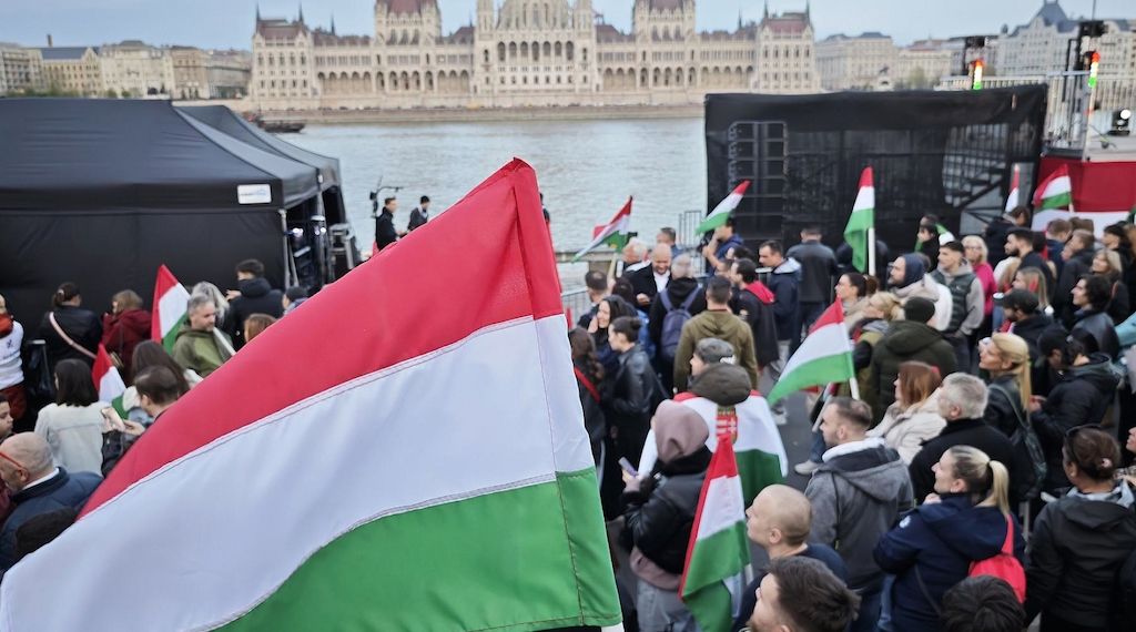 Ungarn: Orbán gesteht Niederlage gegen Magyar bei Parlamentswahl ein