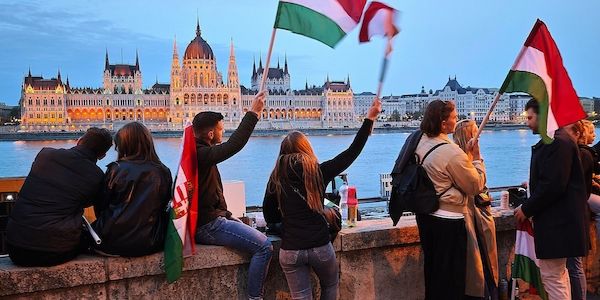 Weber sieht Wahl in Ungarn als Signal gegen Europas Rechtspopulisten