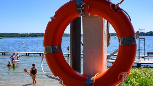 Badesaison startet: Rettungsschwimmer dringend gesucht