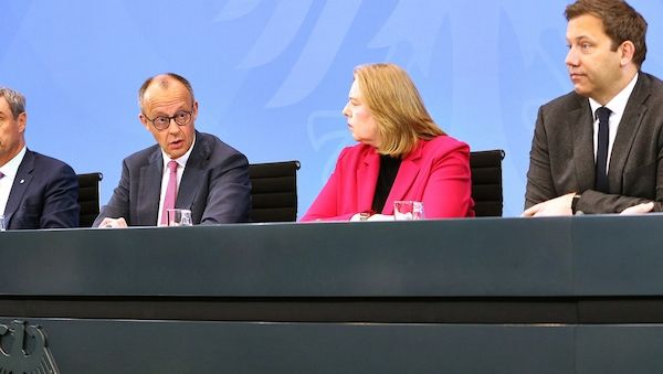 Bundesregierung: Benzin soll um 17 Cent pro Liter gesenkt werden!