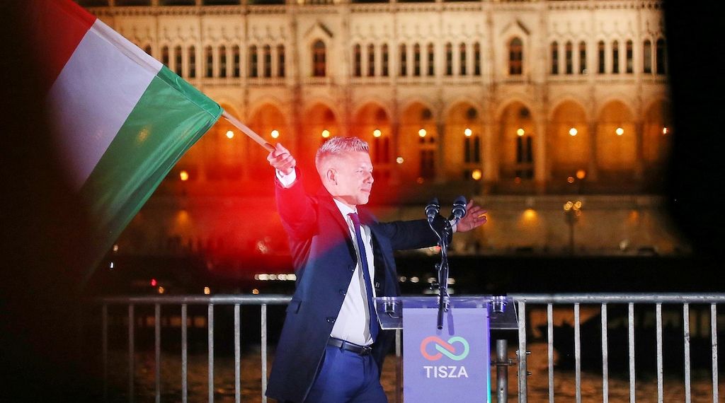 Bundesregierung feiert "historisches" Wahlergebnis in Ungarn