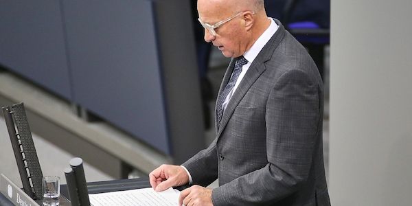 Berichte: Verteidigungspolitischer Sprecher der AfD tritt zurück