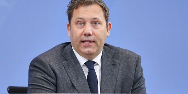 Klingbeil: Mineralölkonzerne verstärkt kartellrechtlich im Fokus