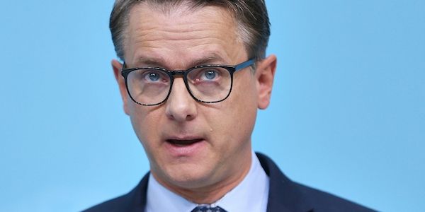 CDU-Generalsekretär fordert Abschaffung der meisten Krankenkassen