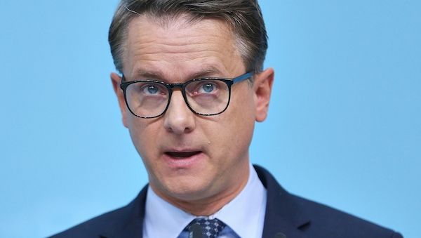 CDU-Generalsekretär fordert Abschaffung der meisten Krankenkassen