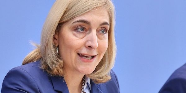 Warken stellt GKV-Sparpaket vor