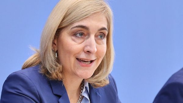 Warken stellt GKV-Sparpaket vor