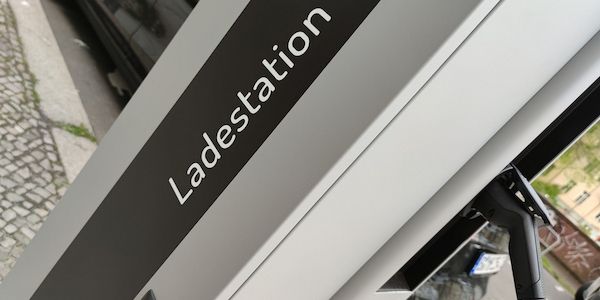 Verkehrsministerium fördert Ladestationen in Mehrparteienhäusern