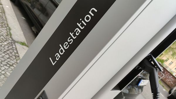 Verkehrsministerium fördert Ladestationen in Mehrparteienhäusern