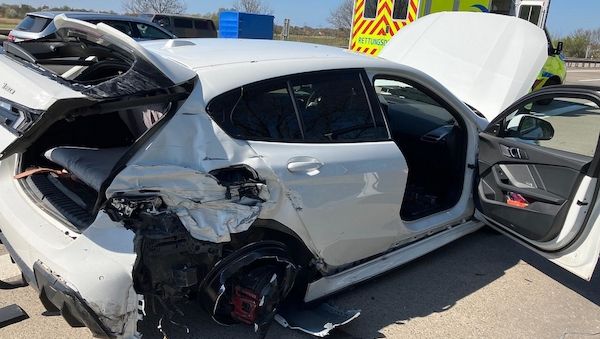 Transporter verunfallt auf A27 bei Bremerhaven