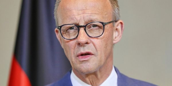 Möglicher Hormus-Einsatz: Merz reist zu Beratungen nach Paris