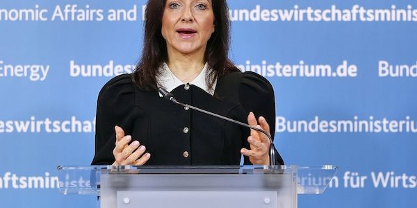 Reiche macht Druck bei Sozialreformen