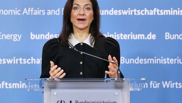 Reiche macht Druck bei Sozialreformen