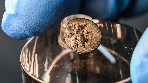 13-Jähriger findet seltene antike Münze in Berlin