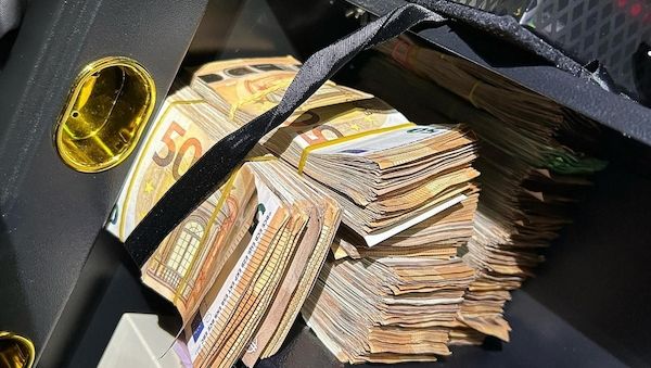 Großrazzia gegen Transportfirmen in Köln und bundesweit