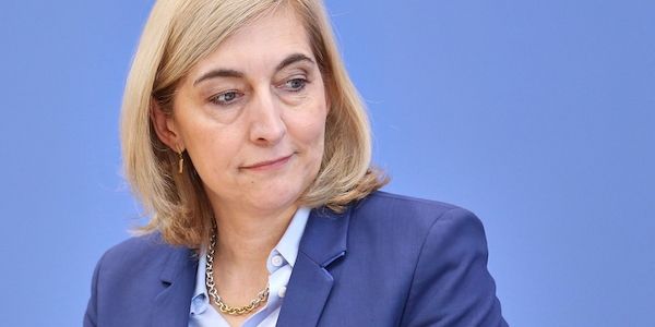 Warken will Bemessungsgrenze für Krankenkassenbeiträge anheben