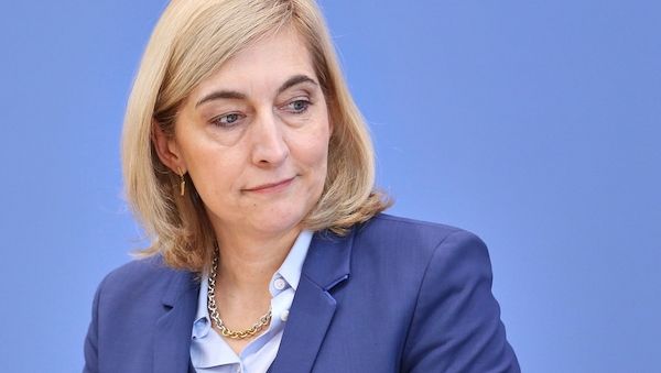 Warken will Bemessungsgrenze für Krankenkassenbeiträge anheben