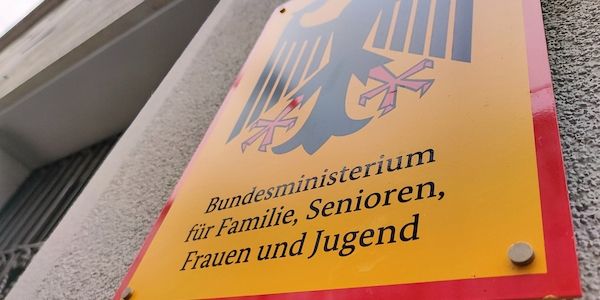 Unmut im Familienministerium wegen Kürzung bei "Demokratie leben"