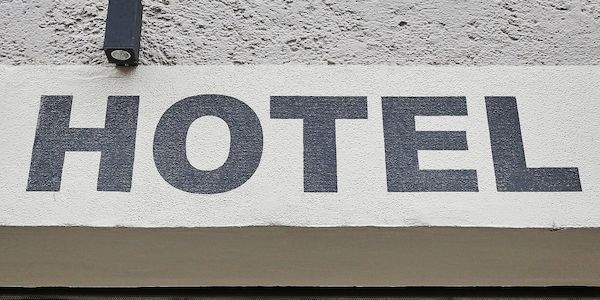 Gastgewerbeumsatz stagniert im Februar