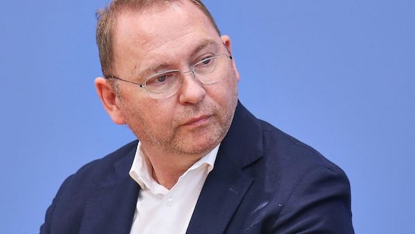 Verdi bezeichnet steuerfreie 1.000-Euro-Prämie als "Rohrkrepierer"