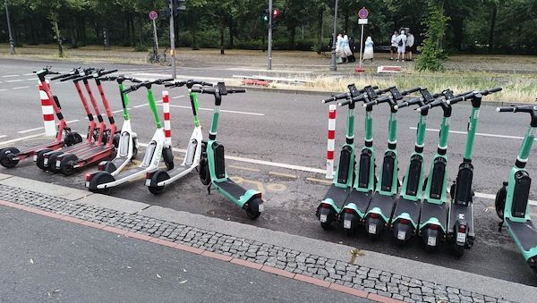 14-Jährige stirbt nach E-Scooter-Unfall in Berlin-Britz