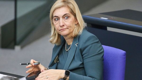 Warken verteidigt Einschränkung beim Hautkrebsscreening