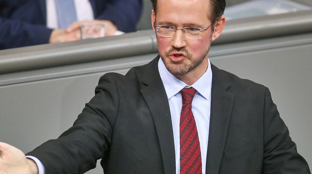 Wiese verlangt Materialvorratsliste für Deutschland