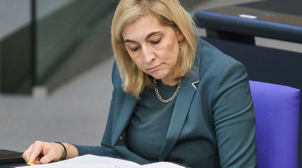 Pflegereform: Warken plant deutliche Mehrbelastung für Heimbewohner