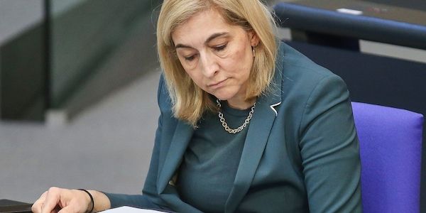 Pflegereform: Warken plant deutliche Mehrbelastung für Heimbewohner