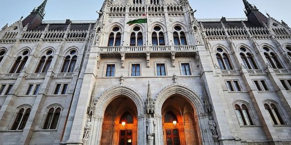 EuGH: Ungarisches LGBTQ-Gesetz nicht mit EU-Werten vereinbar