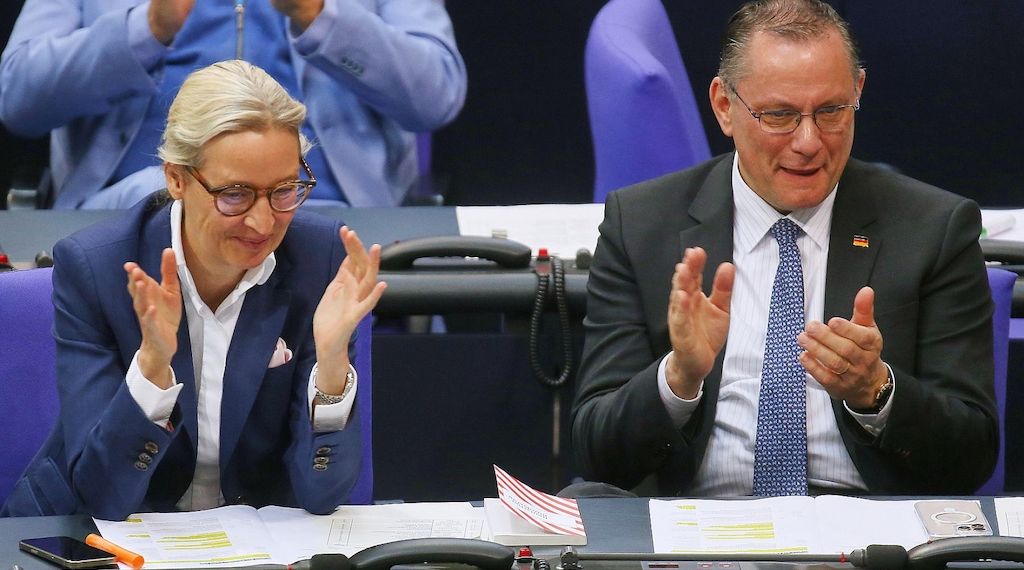 Forsa: AfD weiter vorn - Merz-Zufriedenheit verharrt auf Tiefstand