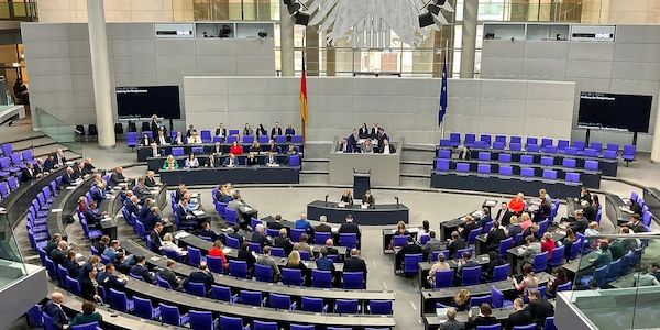 Bundestagsfraktionen uneins über geplante Diäten-Erhöhung