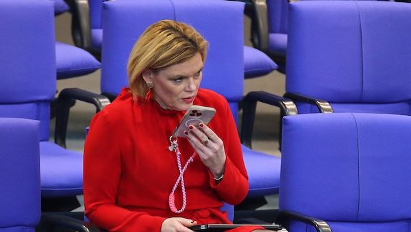 Bericht: Klöckner von Phishing-Angriff auf Signal betroffen