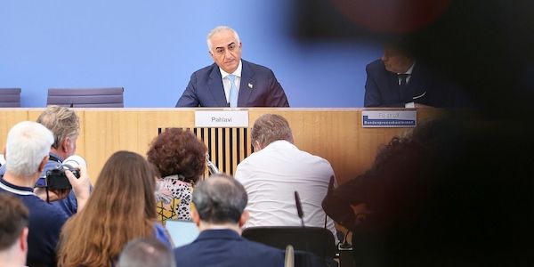 Reza Pahlavi mahnt Westen zu mehr Engagement gegen Mullah-Regime