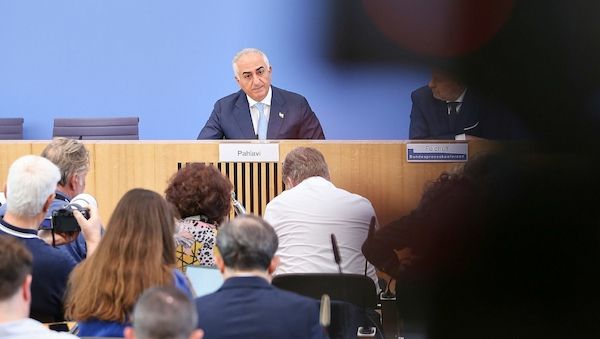 Reza Pahlavi mahnt Westen zu mehr Engagement gegen Mullah-Regime