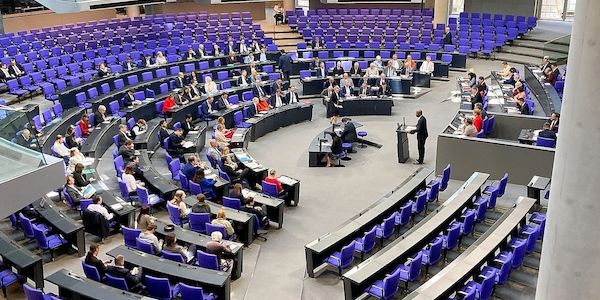 Bundestag beschließt Beschleunigung von Vergabeverfahren