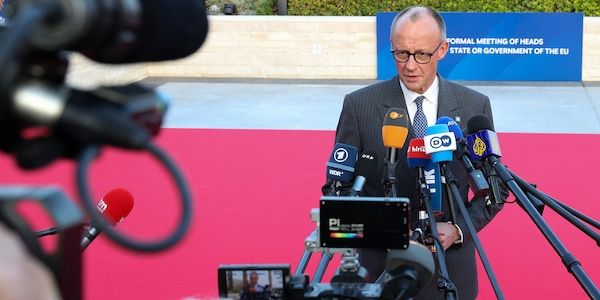 Merz begrüßt Freigabe von Darlehen für Ukraine