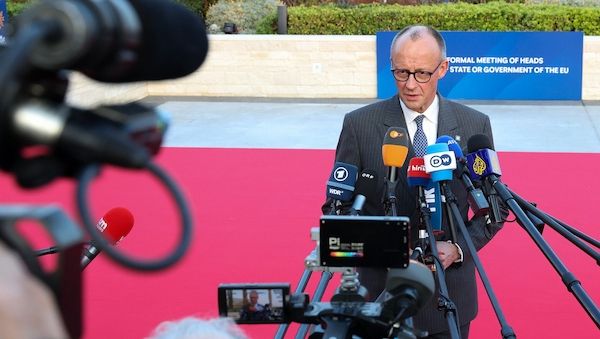 Merz begrüßt Freigabe von Darlehen für Ukraine