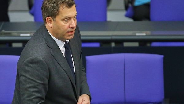 Klingbeil hält "Tankrabatt" für "wichtiges Signal"