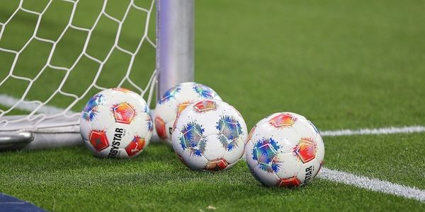 Ausschusschefin Özo?uz kritisiert Fifa-Preispolitik scharf