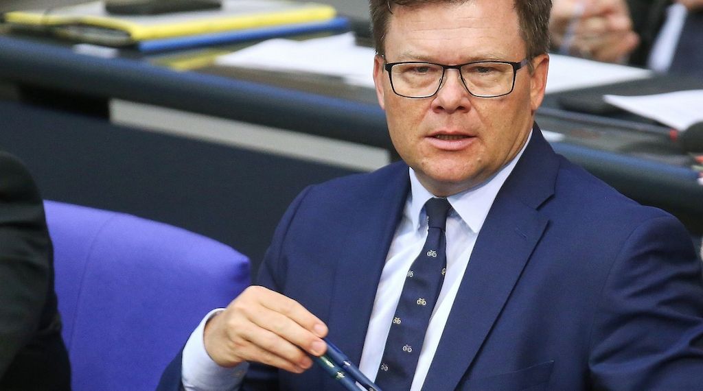 Bundesumweltminister denkt über Haushaltsnotlage nach