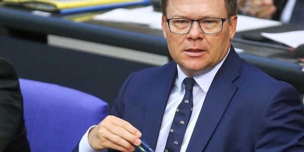 Bundesumweltminister denkt über Haushaltsnotlage nach