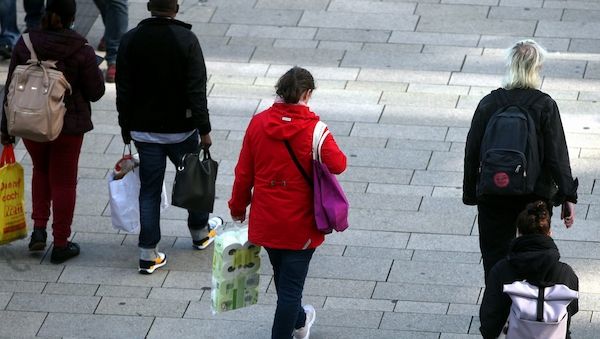 Verbraucherstimmung gibt infolge des Iran-Kriegs abermals nach