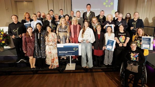 Sozialministerin ehrt elf Preisträger des Bayerischen Innovationspreises Ehrenamt