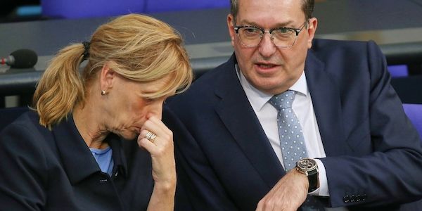 Dobrindt und Prien laden zu Krisentreffen über "Demokratie leben"
